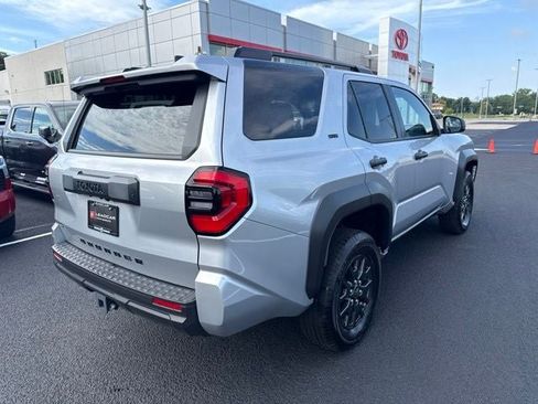 Certified 2025 Toyota 4Runner SR5 AWD/4WD image 11
