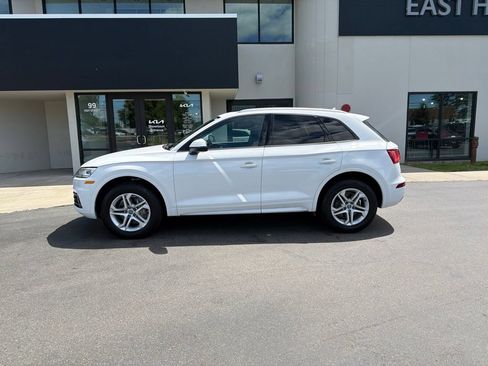 Used 2018 Audi Q5 2.0T Premium w/ Convenience Package AWD/4WD image 2