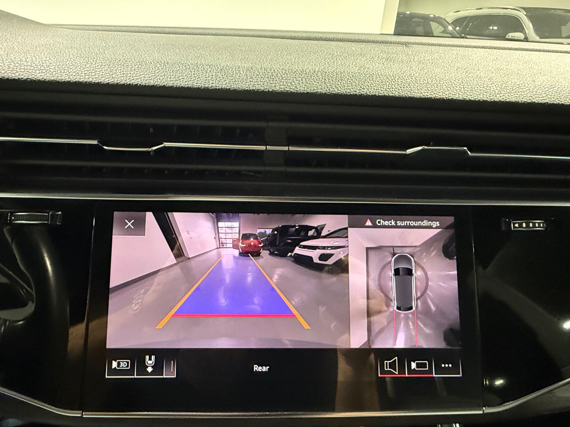 Used 2019 Audi Q8 Premium Plus w/ Premium Plus AWD/4WD image 29