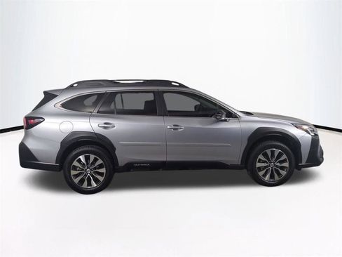Used 2023 Subaru Outback Limited XT AWD/4WD image 4