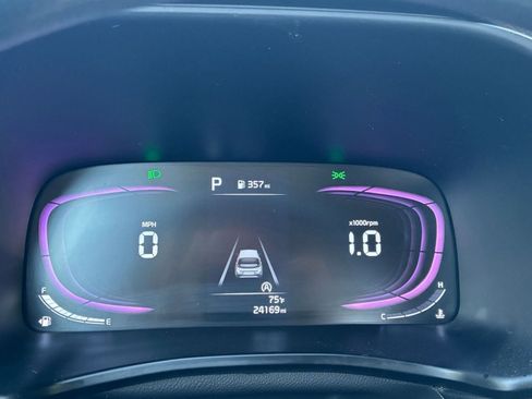 Used 2025 Kia Soul LX w/ LX Technology Package FWD image 38