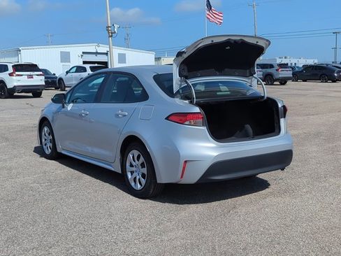 Used 2026 Toyota Corolla LE FWD image 8