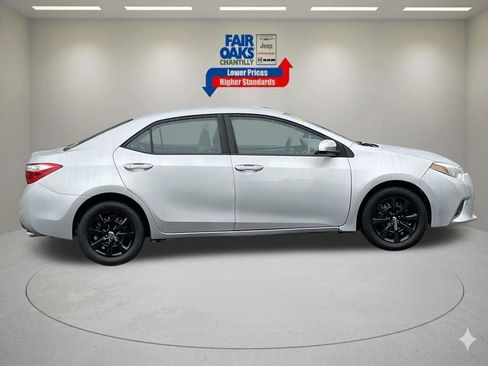 Used 2015 Toyota Corolla LE FWD image 5