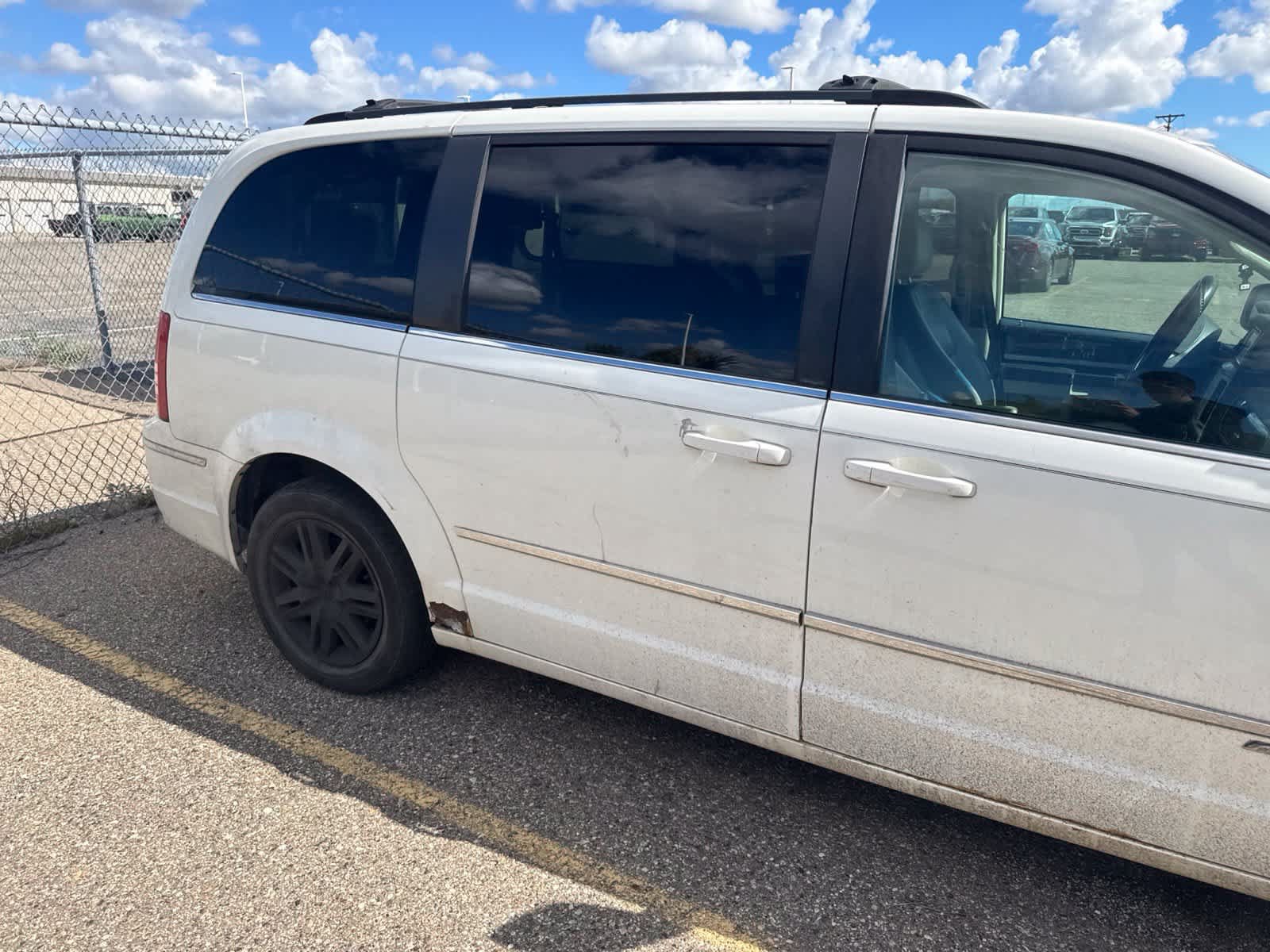Used 2010 Chrysler Town & Country Touring FWD image 26
