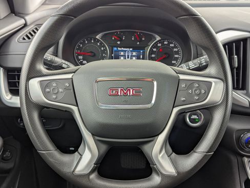 Used 2024 GMC Terrain SLE w/ Driver Convenience Package image 20