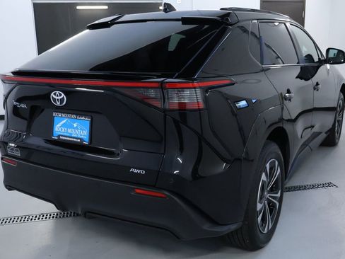 Used 2024 Toyota bZ4X XLE image 7