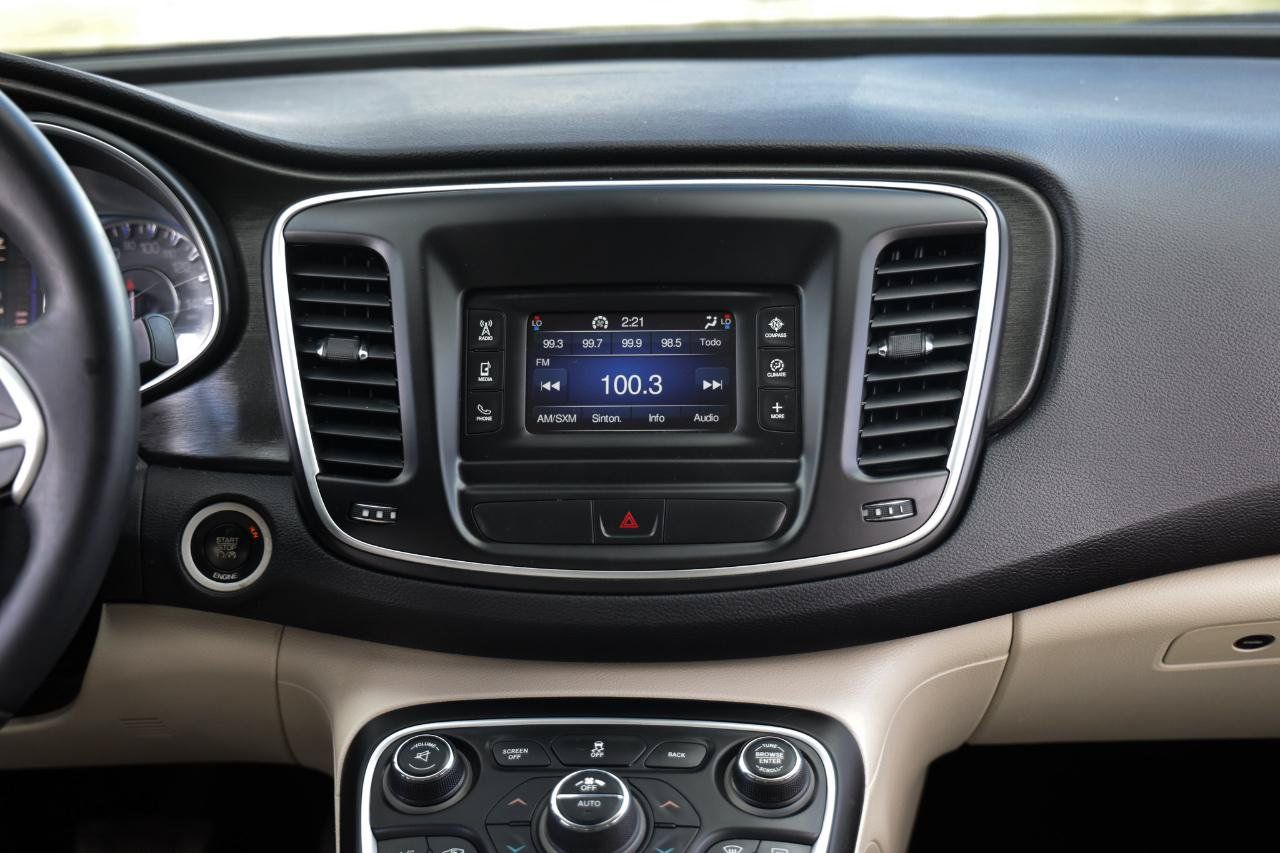 Used 2015 Chrysler 200 Limited w/ Convenience Group FWD image 34