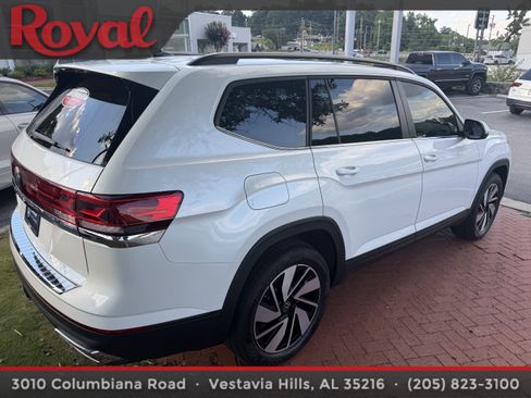 Certified 2026 Volkswagen Atlas SE w/ Panoramic Sunroof Package FWD image 4
