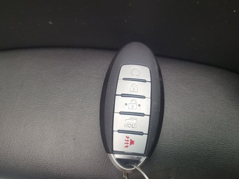 Used 2021 Nissan Sentra SV FWD image 32