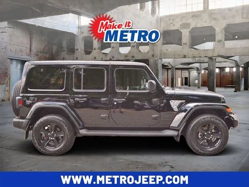 Used 2022 Jeep Wrangler Unlimited Sahara AWD/4WD image 1