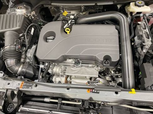 Used 2023 Chevrolet Equinox LS FWD image 25