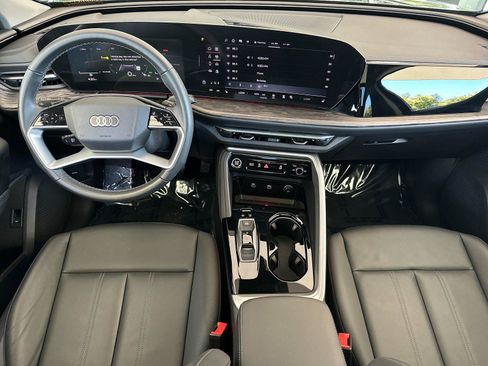 Used 2025 Audi Q5 Premium w/ Convenience Package AWD/4WD image 13