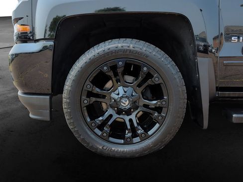 Used 2018 Chevrolet Silverado 1500 LT w/ All Star Edition AWD/4WD image 9