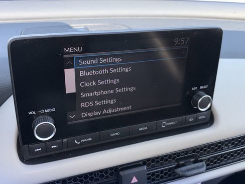 Used 2023 Honda HR-V LX image 3