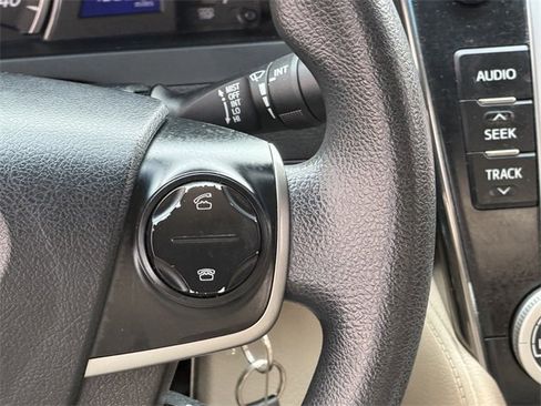 Used 2012 Toyota Camry L image 13