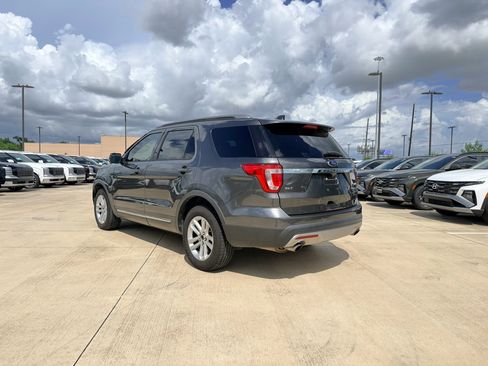 Used 2016 Ford Explorer XLT w/ Equipment Group 202A FWD image 9