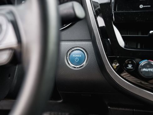 Used 2024 Toyota Camry SE w/ Audio Upgrade Package image 17