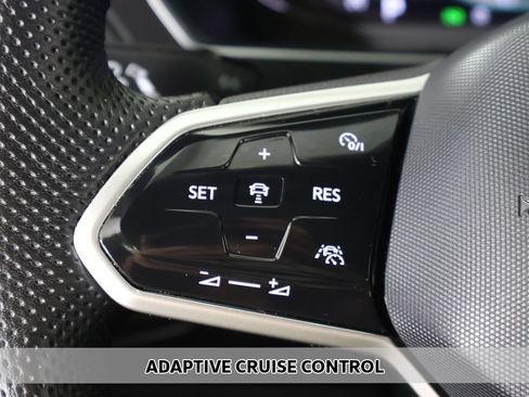 Used 2022 Volkswagen Tiguan SEL R-Line AWD/4WD image 5