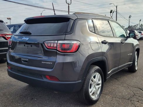 Used 2018 Jeep Compass Sport w/ Mopar Graphics Package image 13