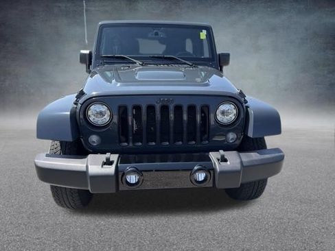 Used 2018 Jeep Wrangler Unlimited Sahara AWD/4WD image 3