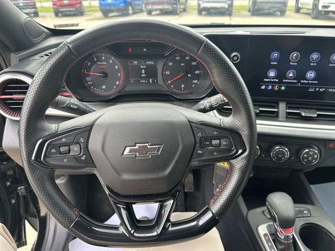 Used 2024 Chevrolet Trax RS FWD image 15