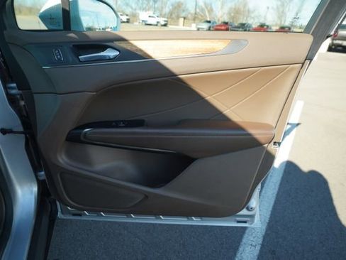 Used 2016 Lincoln MKC Reserve image 21