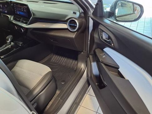 Used 2025 Chevrolet Trax LT w/ Driver Confidence Package FWD image 24