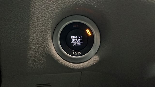 Used 2024 Chrysler Pacifica Touring-L FWD image 20