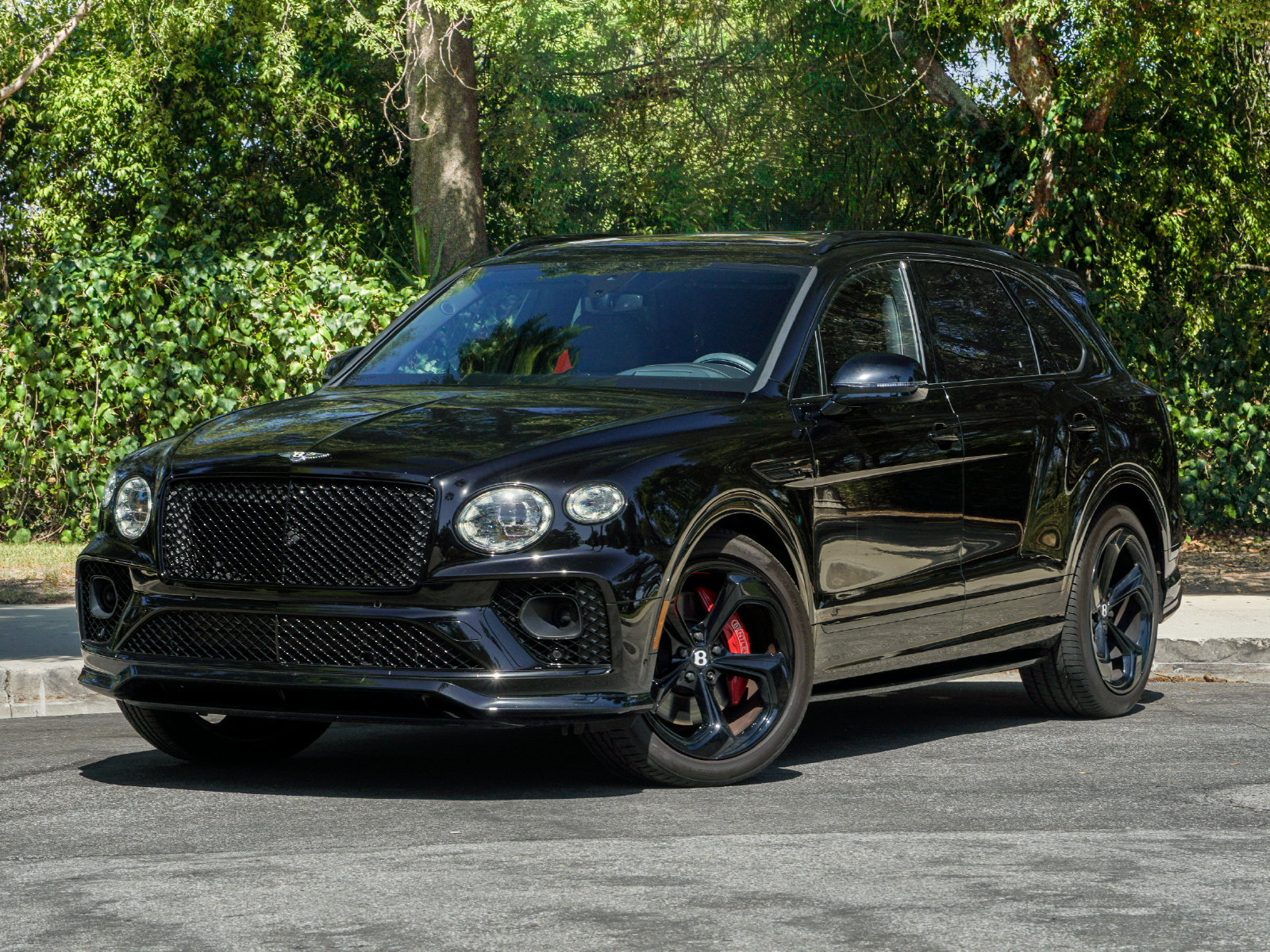 Certified 2023 Bentley Bentayga AWD/4WD image 1