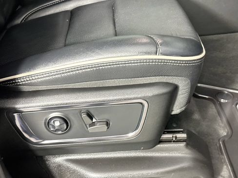 Used 2022 RAM 1500 Limited AWD/4WD image 23