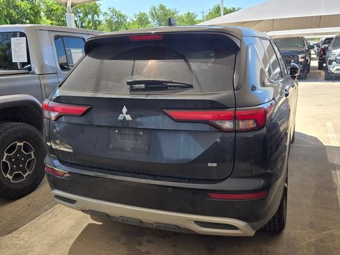 Used 2023 Mitsubishi Outlander SE FWD image 8