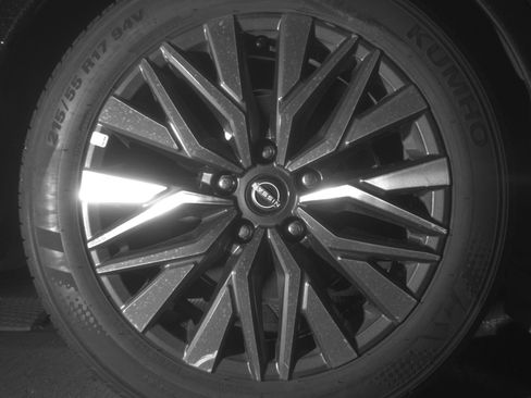 Used 2025 Nissan Altima 2.5 SV FWD image 15