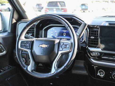 Used 2022 Chevrolet Silverado 1500 LT image 12