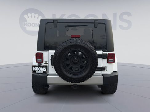 Used 2017 Jeep Wrangler Unlimited Sahara w/ Dual Top Group image 5