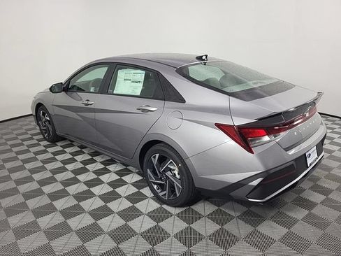 Certified 2025 Hyundai Elantra Sport FWD image 6