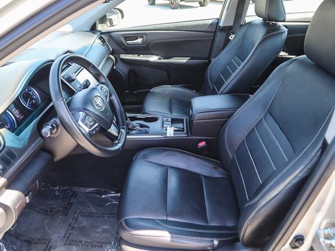 Used 2016 Toyota Camry XLE FWD image 17