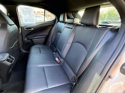 Used 2020 Lexus UX 200 w/ Premium Package image 18