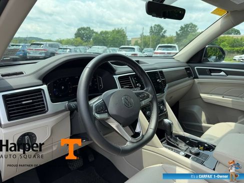 Used 2023 Volkswagen Atlas SE w/ Panoramic Sunroof Package AWD/4WD image 14