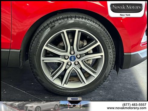 Used 2020 Ford Edge Titanium FWD image 9