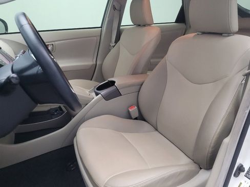 Used 2015 Toyota Prius Five image 17