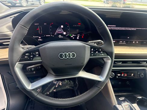 Used 2025 Audi Q5 Premium Plus AWD/4WD image 11
