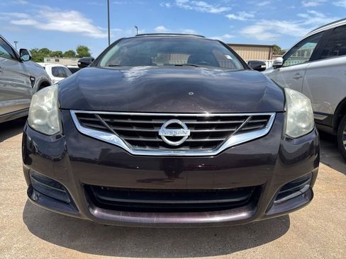 Used 2010 Nissan Altima 2.5 S w/ Premium Pkg FWD image 2