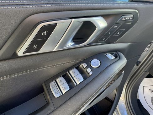 Used 2024 BMW X7 xDrive40i w/ M Sport Package image 13