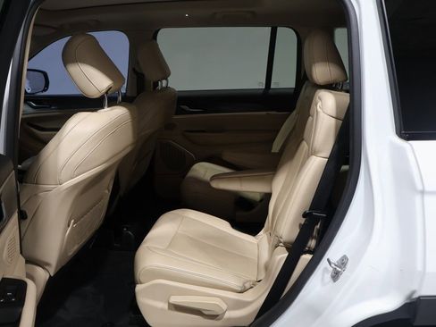 Used 2022 Jeep Grand Cherokee L Limited image 15