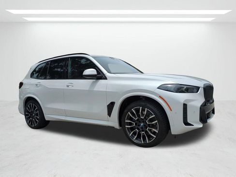 New 2026 BMW X5 xDrive40i w/ M Sport Package AWD/4WD image 2