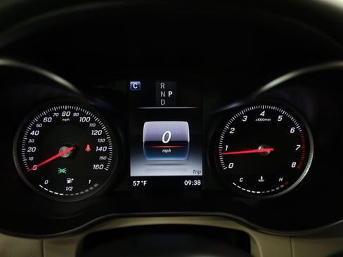 Used 2018 Mercedes-Benz GLC 300 4MATIC image 34