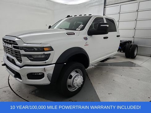 New 2026 RAM 5500 Tradesman w/ Chrome Appearance Group AWD/4WD image 4