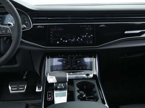 Used 2024 Audi RS Q8 AWD/4WD image 33