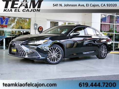 Used 2023 Lexus ES 300h w/ Premium Package image 2