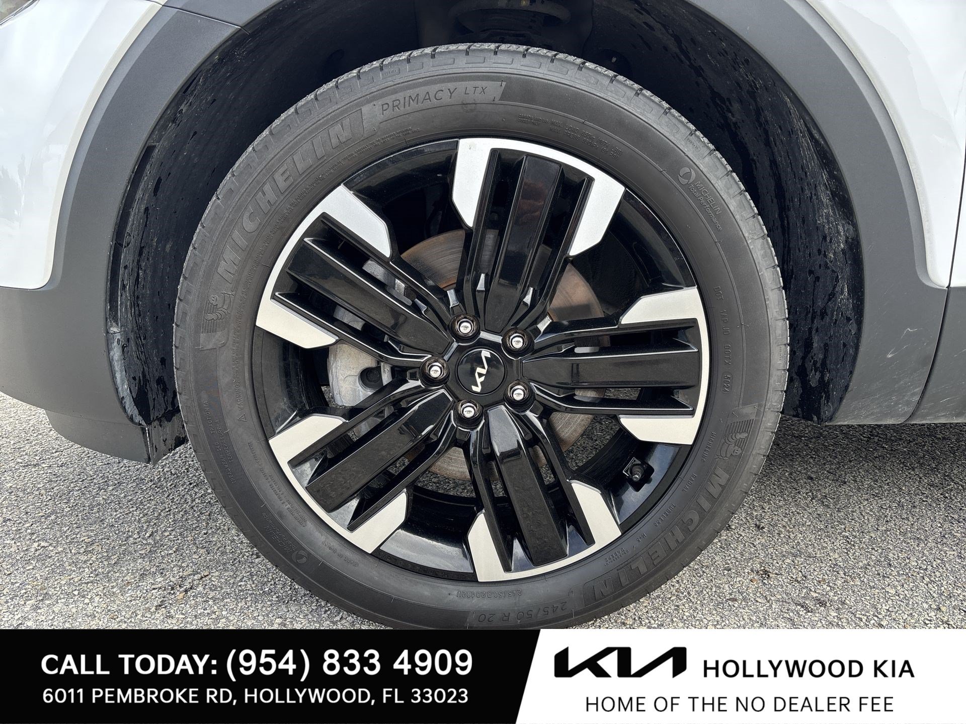 Used 2025 Kia Telluride SX w/ SX Captain's Chair Package AWD/4WD image 18